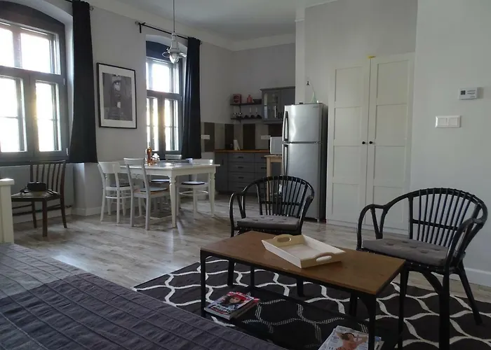Ovaros Apartment *